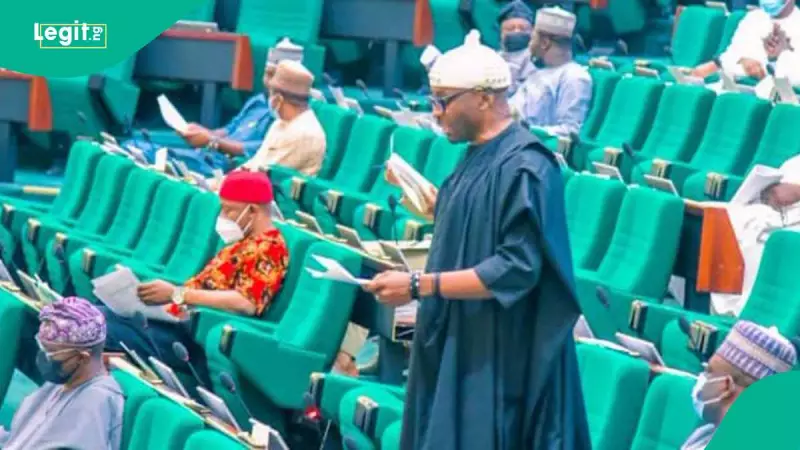 Political Tsunami Hits Nigeria as PDP, LP Lawmakers Jump Ship to APC