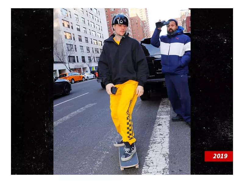 Justin Bieber Hurts Ribs in Electric Skateboard Fall, Pushes Through Coachella Rehearsal