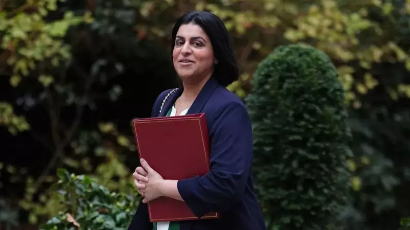 UK Plans to Ban Migrants from Benefits, Extends Settlement Wait to 10 Years