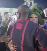 Wumi Toriola Kneels to Apologise to Afeez Owo After Clash