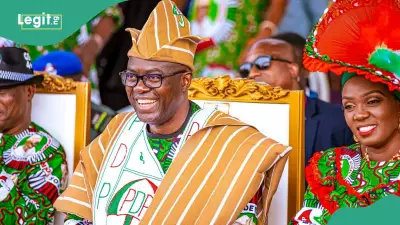 Governor Seyi Makinde's Kiss Rejection Sparks Public Debate on PDA in Nigerian Politics