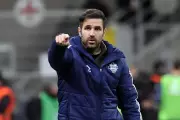 Petit Warns Fabregas to Avoid Chelsea Manager Job, Calls Club a 'Nightmare'