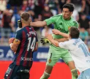 Real Zaragoza Goalkeeper Banned 13 Matches for Punching Opponent