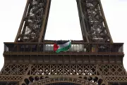 Six Arrested in France for Hanging Palestinian Flag on Eiffel Tower