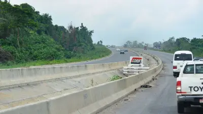 Five dead, eight injured in multiple-vehicle crash on Lagos-Ibadan expressway