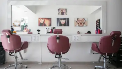 Small Businesses Use Direct Booking Tech to Compete with Big Platforms