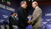 US Temporarily Eases Iran Oil Sanctions Amid Peace Talks