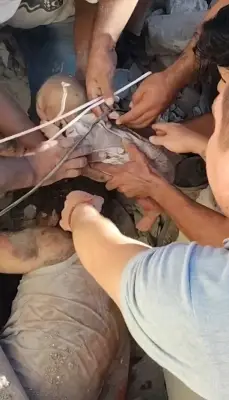 Baby rescued from Colombia earthquake rubble in dramatic video