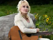 Dolly Parton Dies at 80 After Brief Cancer Battle